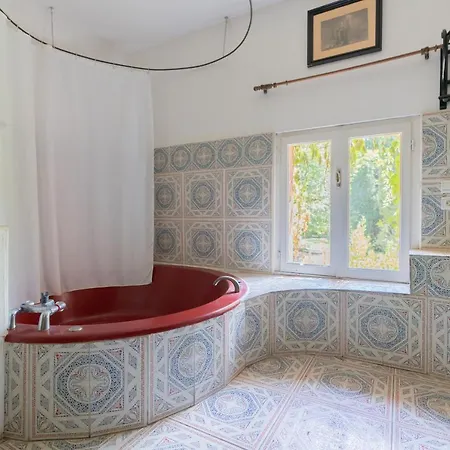 Maison Avec Piscine, Tennis, Sauna Дом отдыха