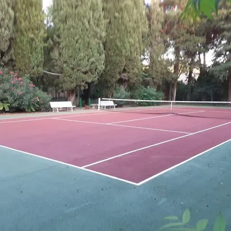 Maison Avec Piscine, Tennis, Sauna * Marsillargues
