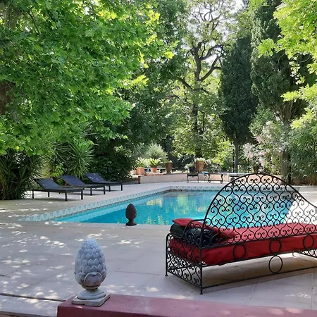 Дом отдыха Maison Avec Piscine, Tennis, Sauna Marsillargues